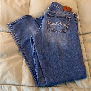 Lucky Women’s Jeans. Size 8/29. Rise 9”Inseam 31”.​​​​​​​​
